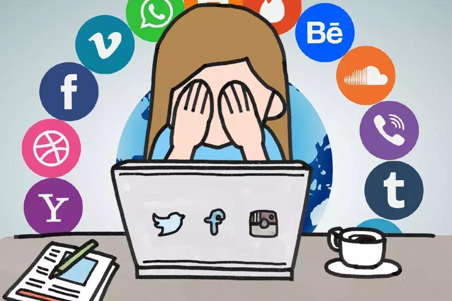 Nonostante la paura di molti sia quella di perdere progressivamente l'italiano a favore dell'inglese, l'Accademia della Crusca dice che possiamo stare tranquilli: neanche i Social Network riusciranno a cancellare la nostra lingua!