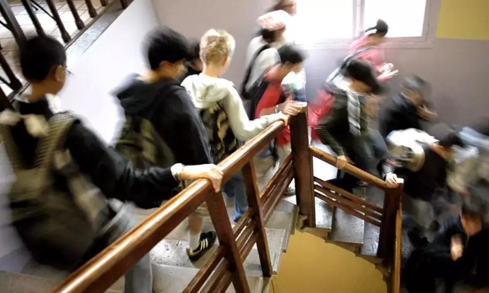 Alla prova di italiano degli esami di terza media devi usare il registro linguistico richiesto dalla traccia. 