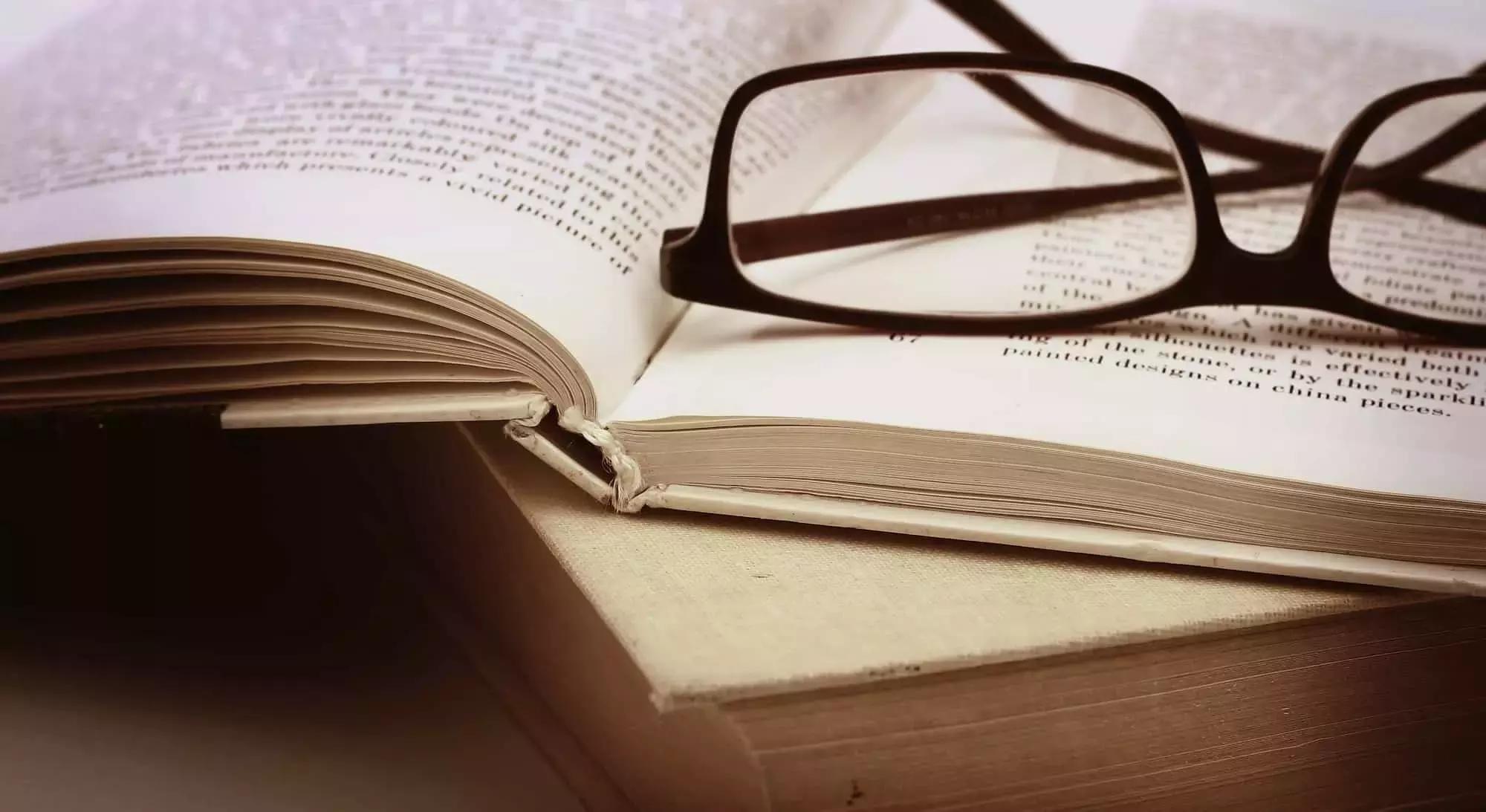 Oltre ai manuali di italiano devi leggere dei libri complementari che migliorino la tua preparazione.