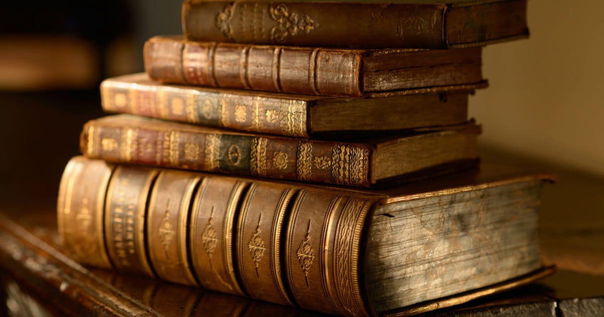 Il programma quinta superiore italiano include tutti i classici da Leopardi a Sciascia.