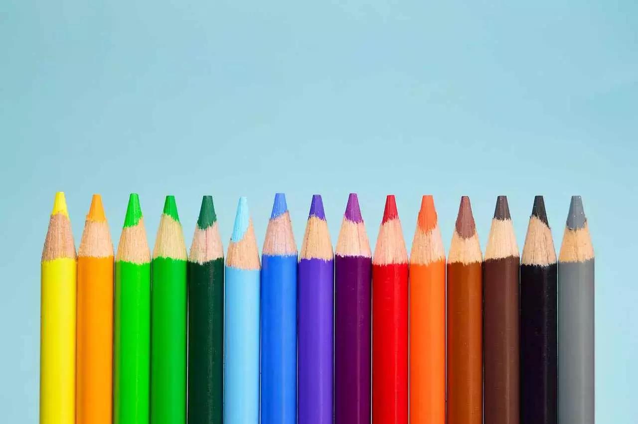 Avrai a che fare tutti i giorni con bambini di età diverse a seconda del grado di scuola in cui insegnerai.