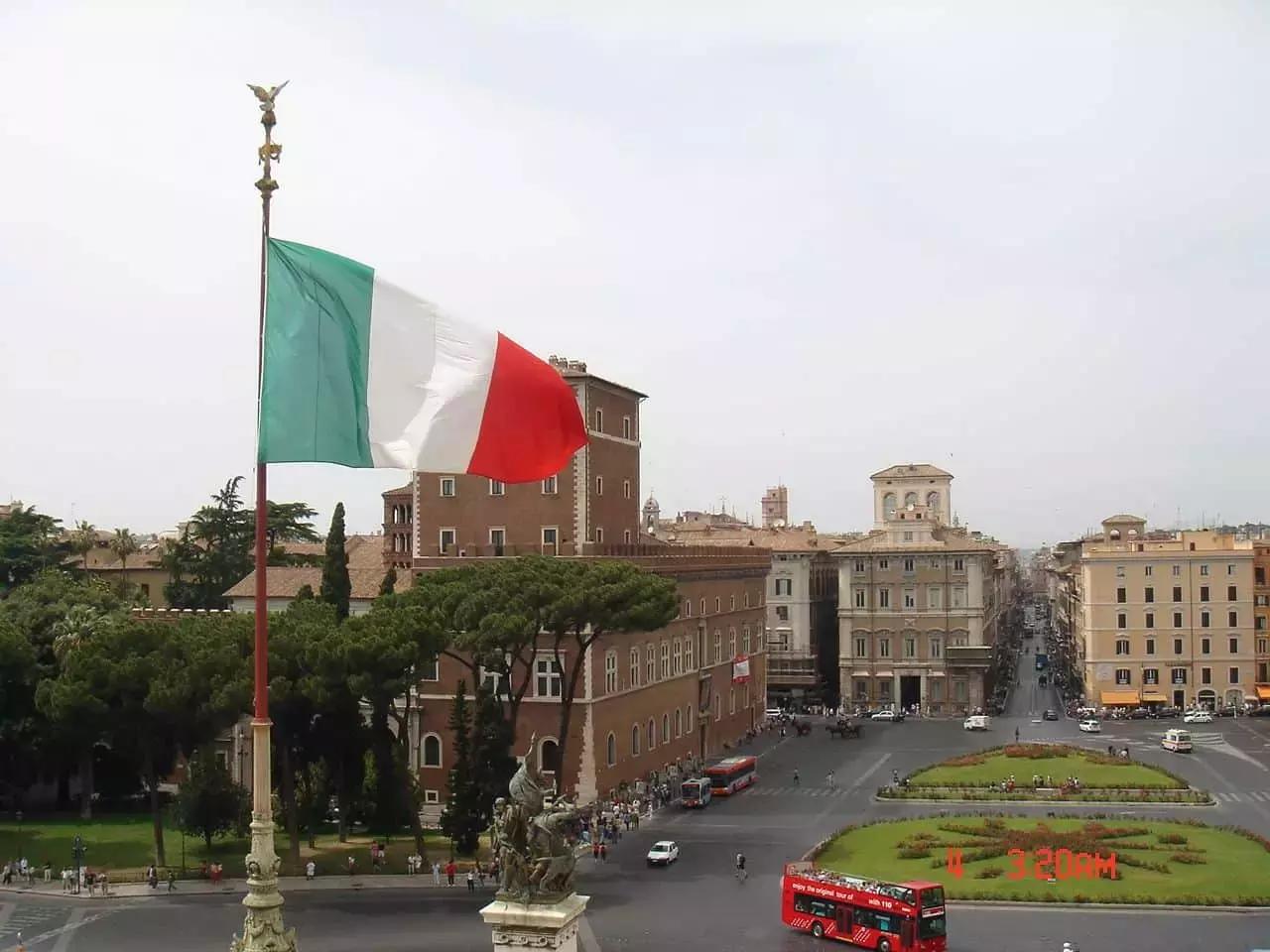 Roma, Milano, Napoli, Torino, Bologna e Palermo ti offrono una ricca scelta di corsi di italiano.