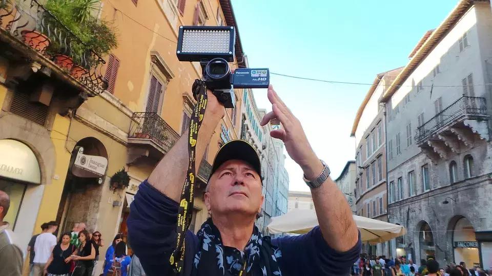 Buttati nel giornalismo e assicurati un futuro da prima pagina.