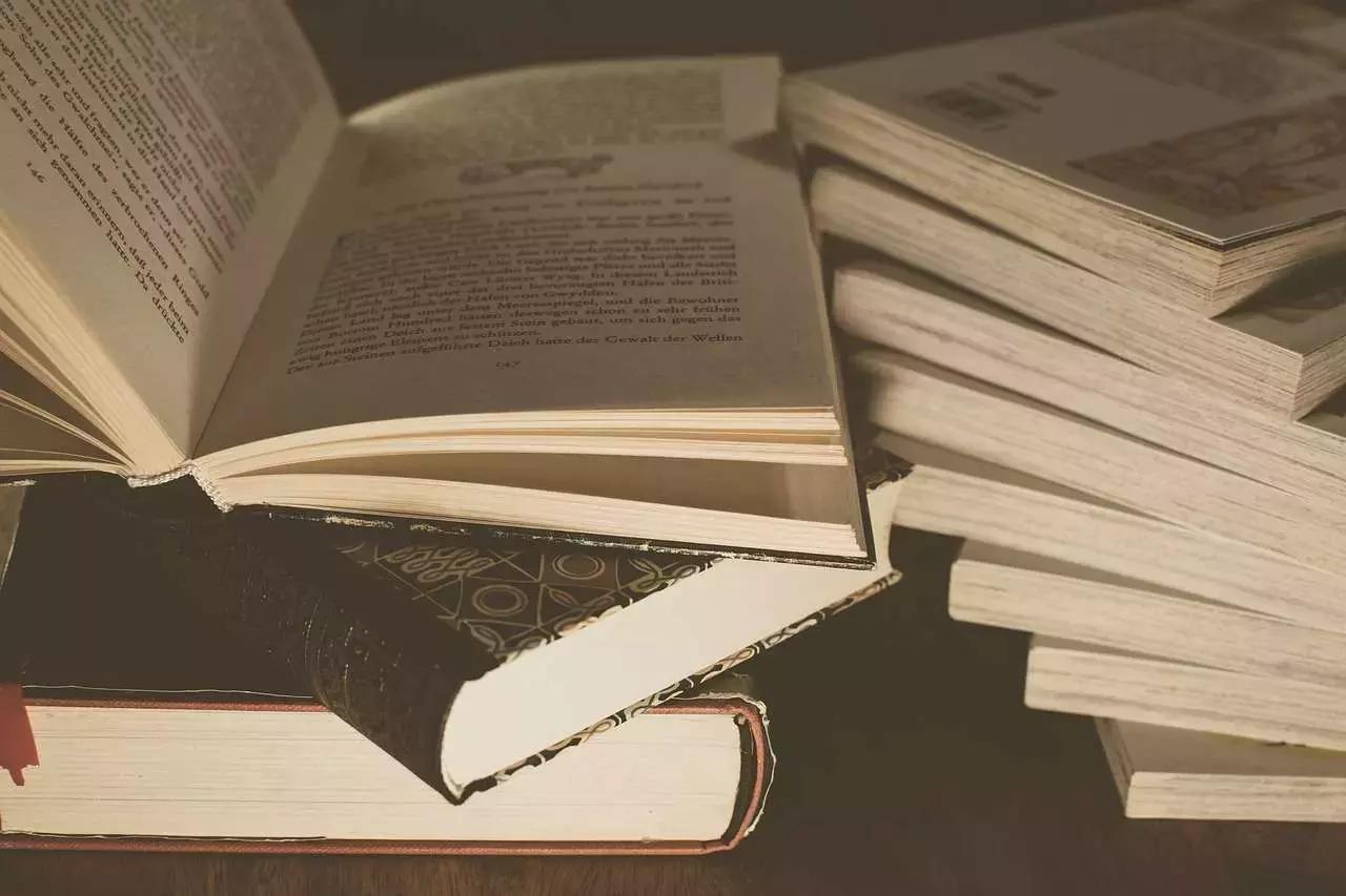 Per diversi mesi dovrai fare sacrifici enormi, se vorrai un giorno passare il concorso ed entrare come insegnante di ruolo nella scuola pubblica.