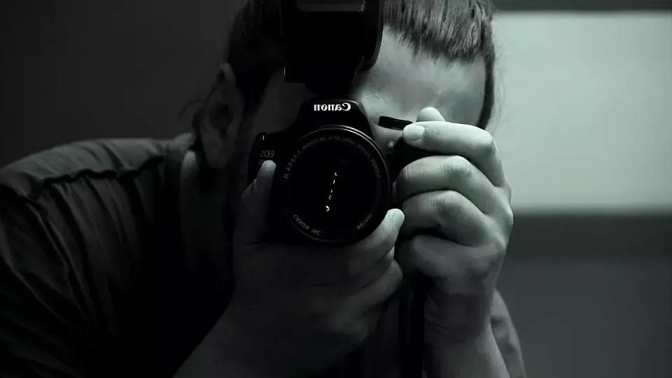 L'autoscatto è un sistema che è sempre esistito nella fotografia.