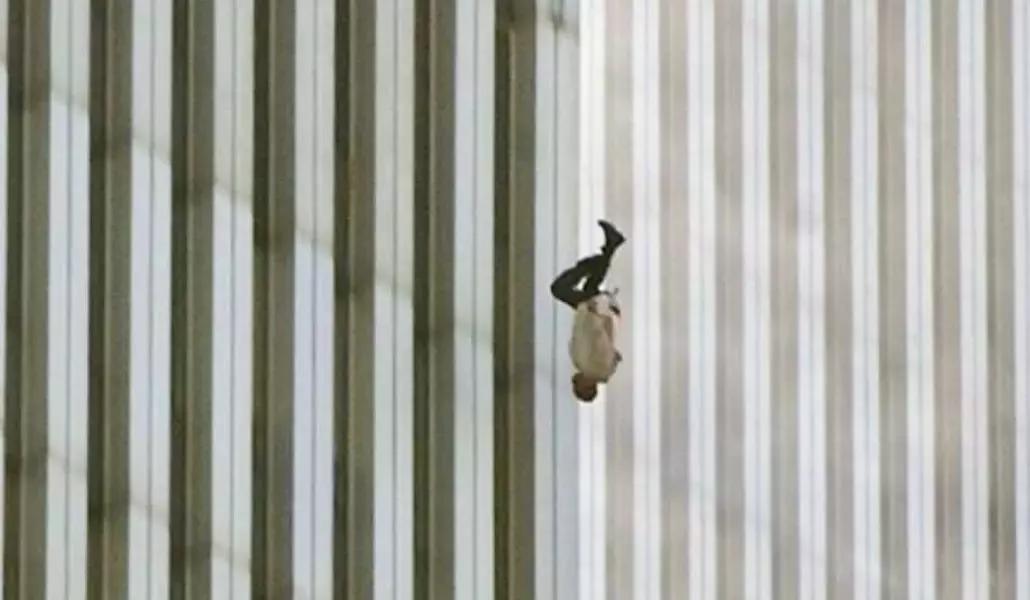 La caduta dal World Trade Center di New York!