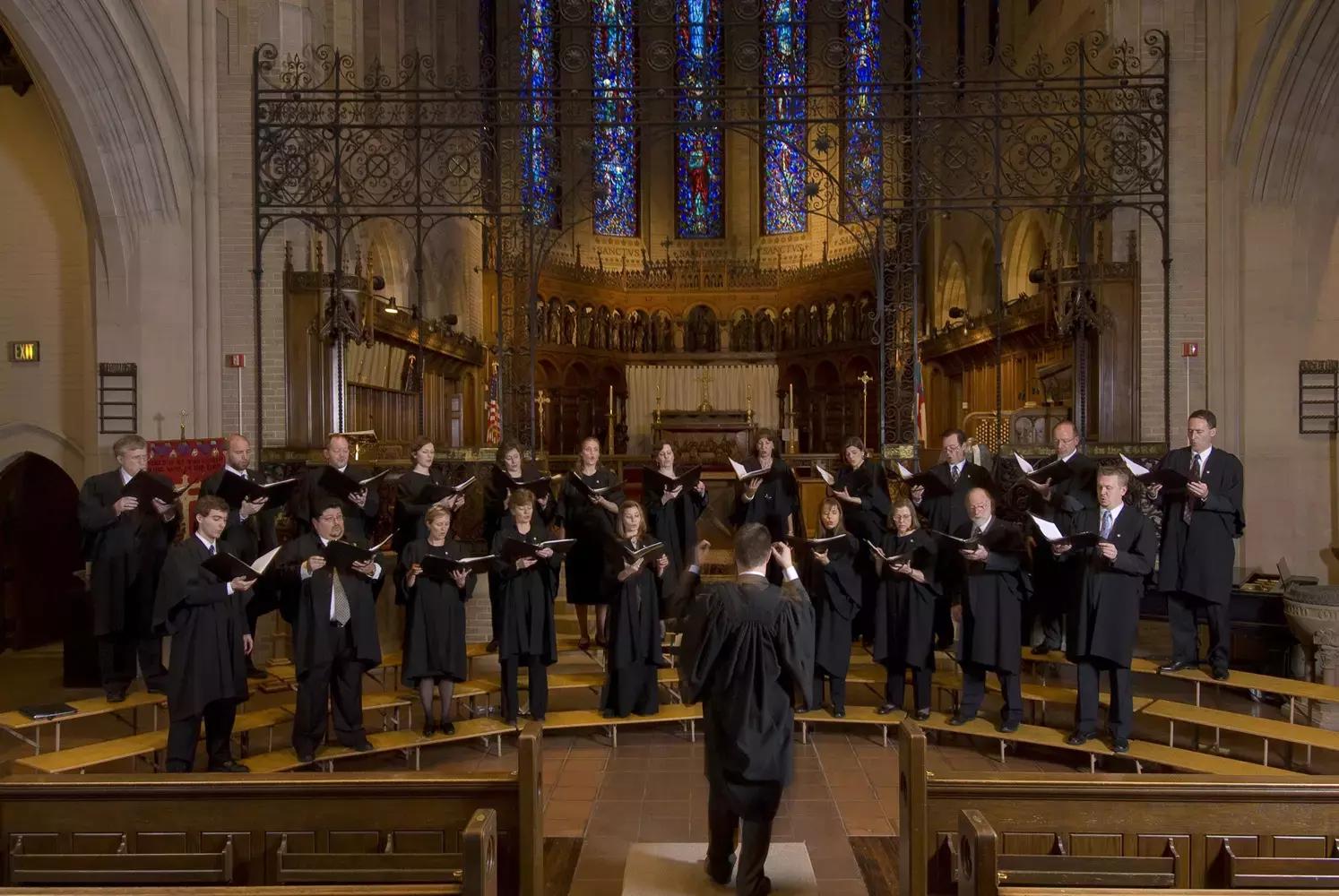 Il coro può quindi essere un sistema complementare ai corsi di musica, e costituisce un’occasione di apprendimento e di socializzazione insostituibile!