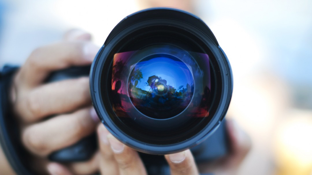 Ecco come trovare l'insegnante fotografo perfetto per imparare l'arte della fotografia.