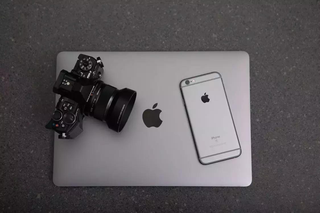 Grazie alla tecnologia, bastano pochi istanti per trovare l'insegnante di fotografia ideale... su Superprof troverete moltissimi profili interessanti. 