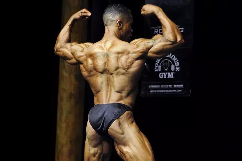 La strada verso il culturismo è costellata di un allenamento costante e quotidiano. 