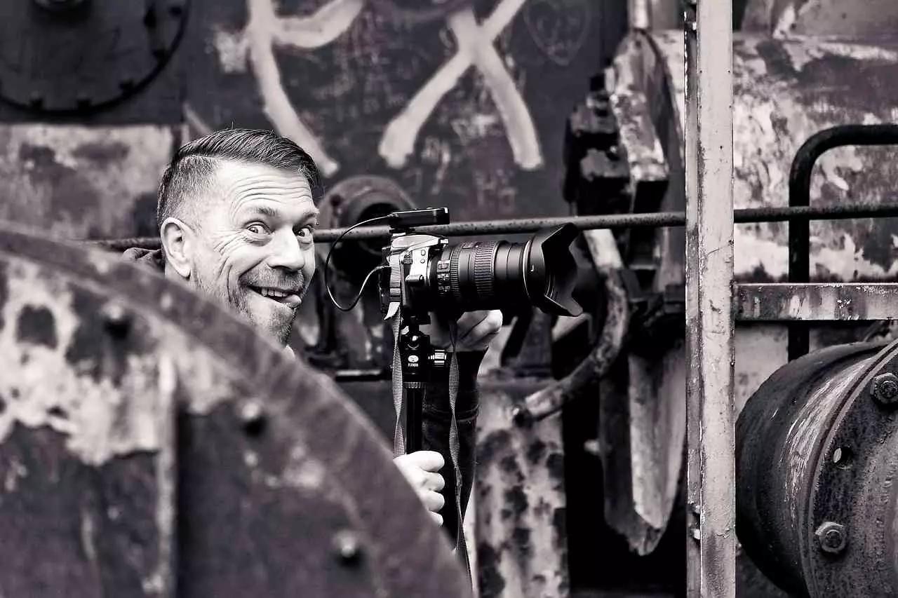 Anche la fotografia analogica potrebbe essere un argomento valido per attirare attorno a te molti studenti.