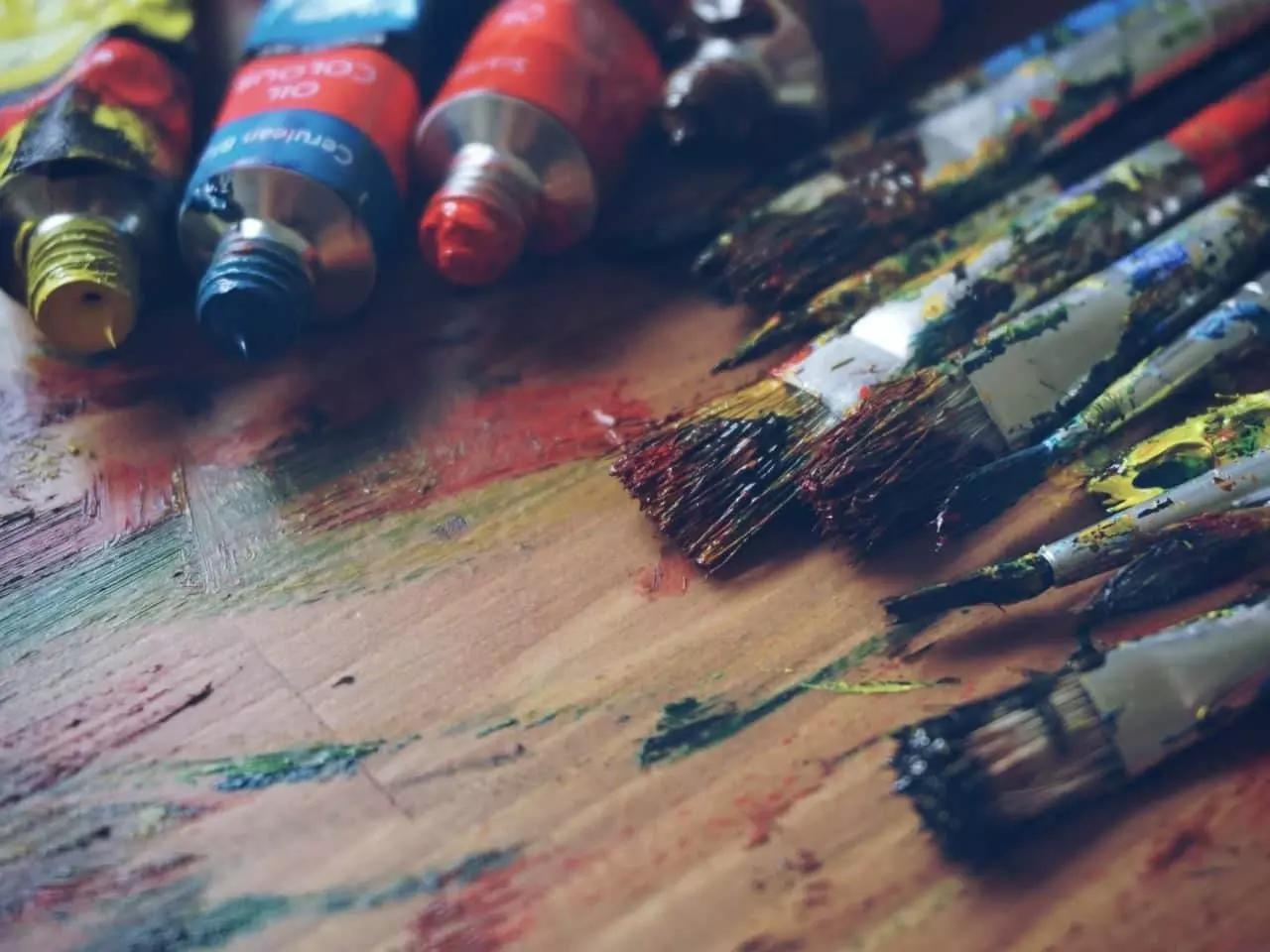 A ogni tecnica pittorica corrisponde un pennello.