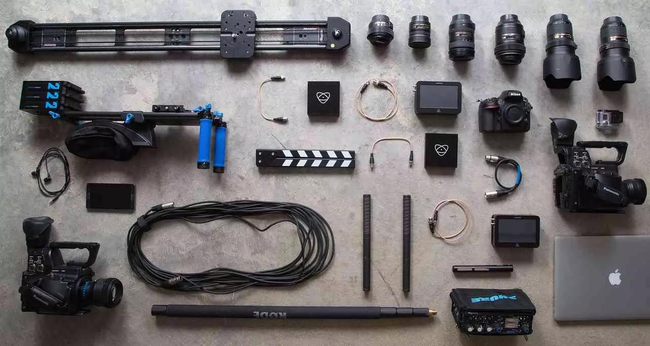 In quanto fotografo appassionato o professionista, non ti mancherà di certo il materiale giusto per le tue lezioni.