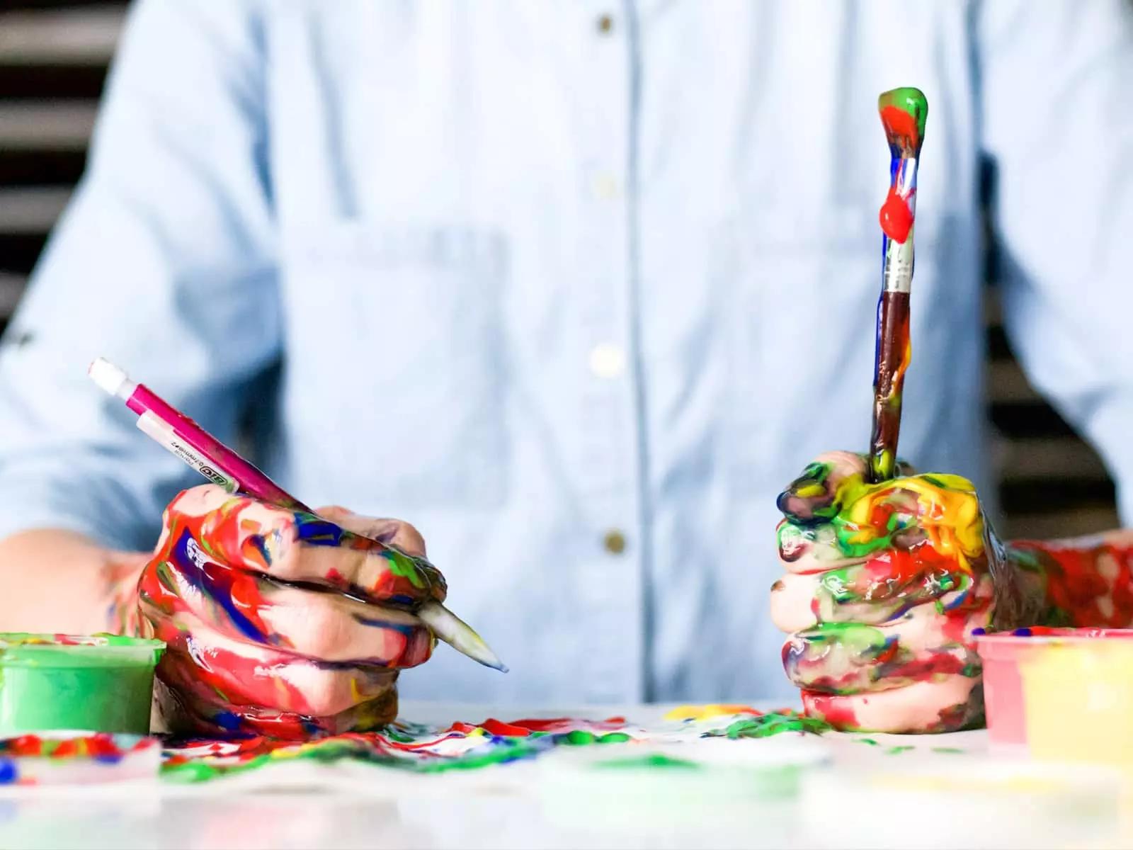 Il tuo insegnante di disegno può guidarti nella scelta dei pennelli.