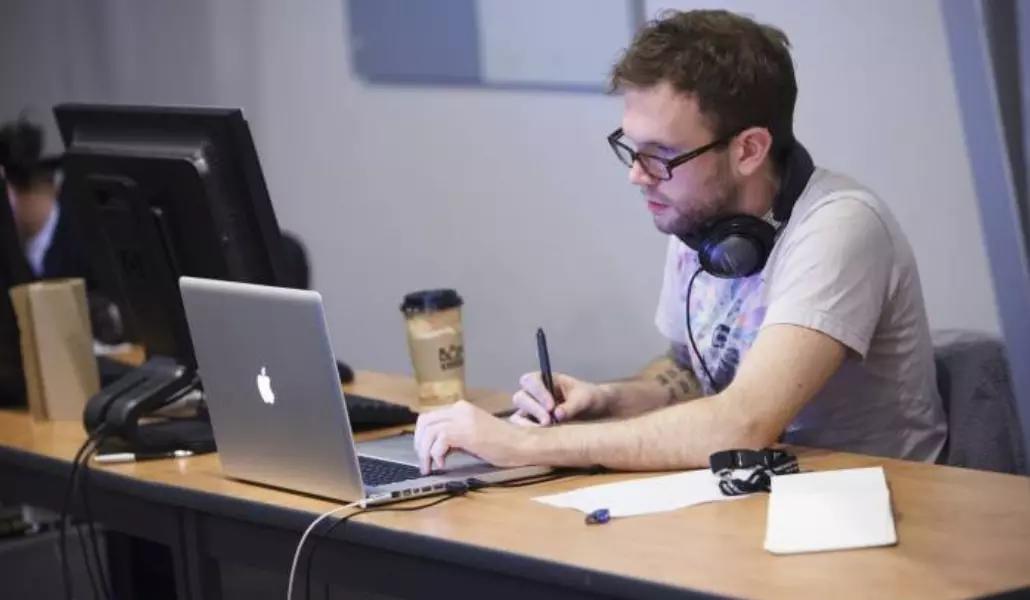 Scopri come imparare il russo su Internet!