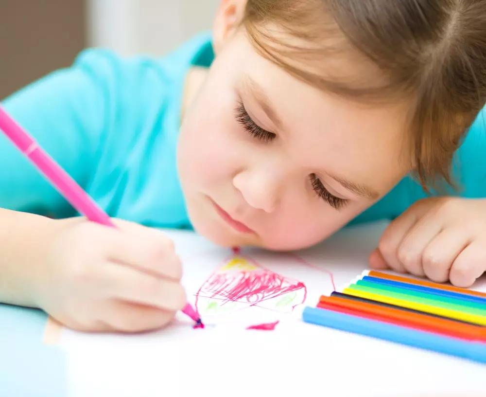 A Milano, come in altre città italiane impari a disegnare fin dalla scuola materna.