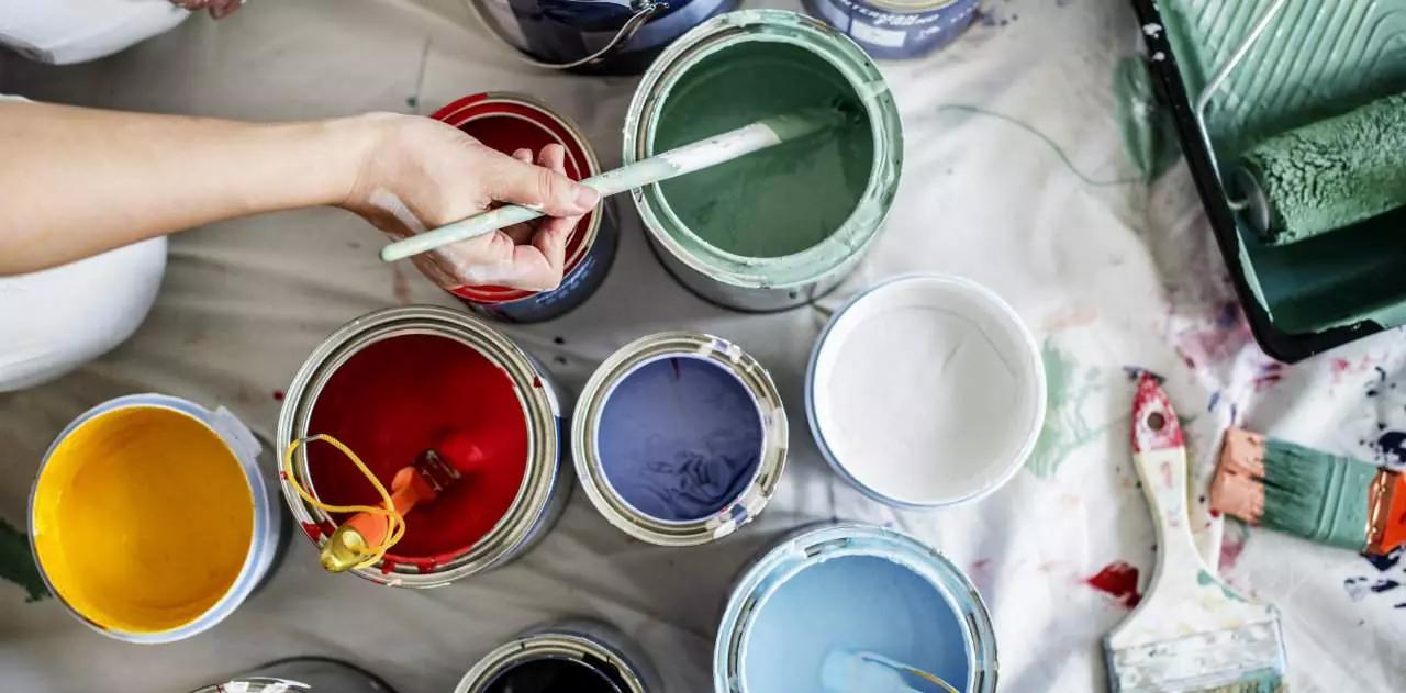 Corsi di acquerello, lezioni di pittura acrilica, corsi di storia dell’arte, corsi di pittura paesaggistica… Le possibilità e le tecniche proposte sono infinite.