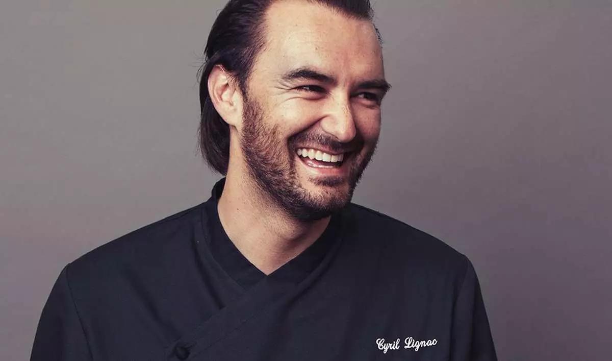 Puoi prendere lezioni di cucina francese presso le Cuisine Attitude di Cyril Lignac, oppure cercare un insegnante di cucina francese vicino casa tua tramite il portale Superprof.