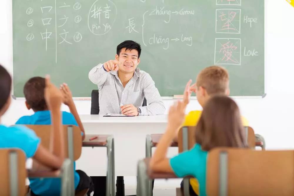 Ricorrere a un insegnante madrelingua è la scelta migliore che si possa fare quando si affronta lo studio del cinese.