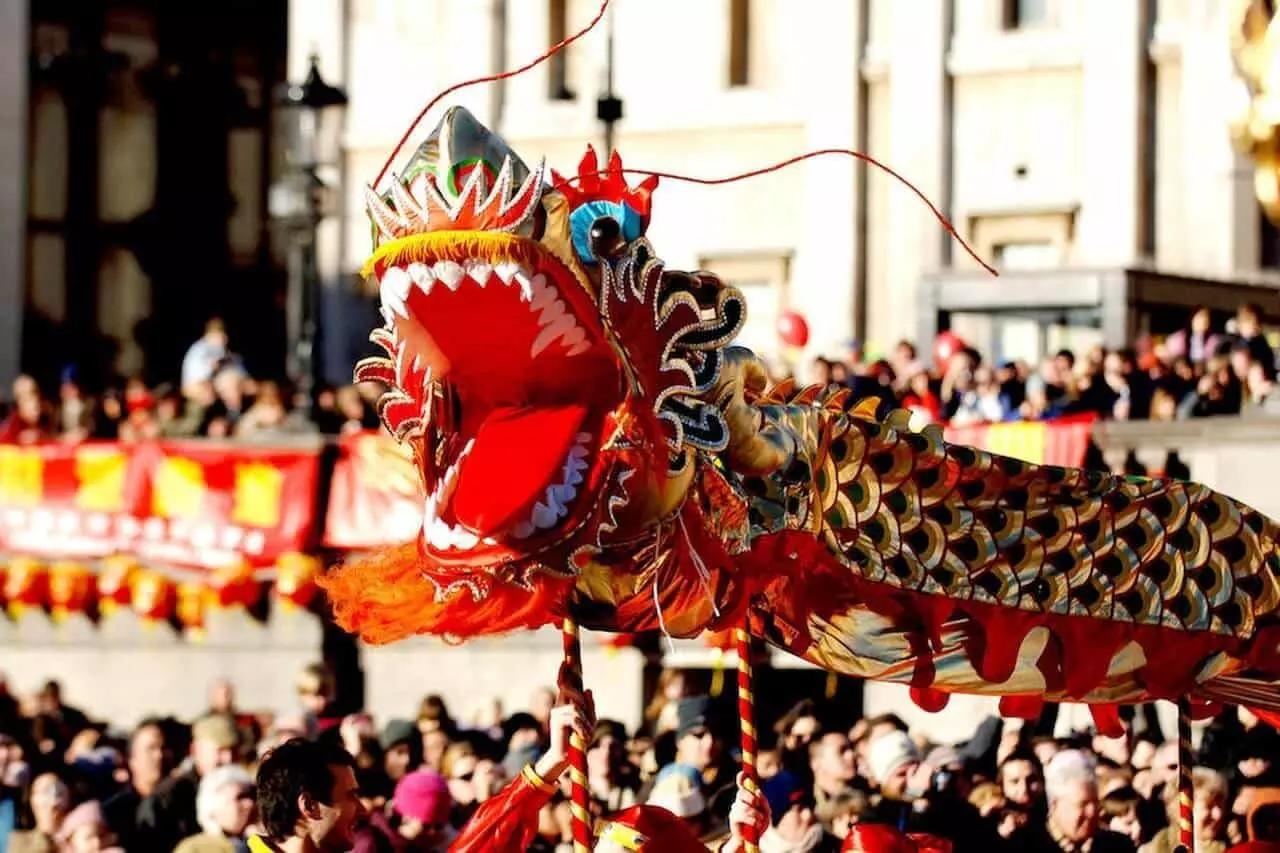 Con le associazioni italo cinesi di Bologna impari a scoprire la lingua e le tante tradizioni della Cina.
