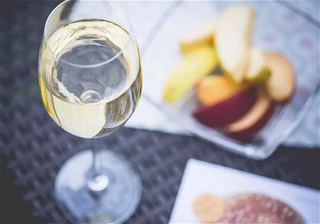 Tra le varie qualità di riso, ne esistono alcune particolarmente adatte alla preparazione del risotto (Arborio, Baldo, Carnaroli, Maratelli, Rosa Marchetti, Sant'Andrea, Vialone nano)