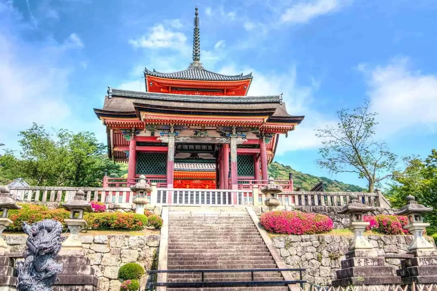 Un corso di giapponese ti apre la mente anche per le religioni orientali.