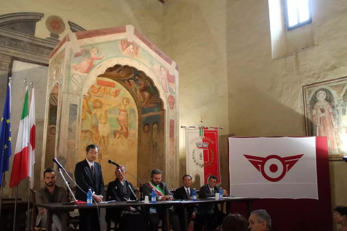 Gli ottimi rapporti tra Italia e Giappone offrono a tanti giovani e professionisti l'opportunità di seguire corsi di giapponese, lavorare e approfondire la conoscenza del paese del Sol Levante.