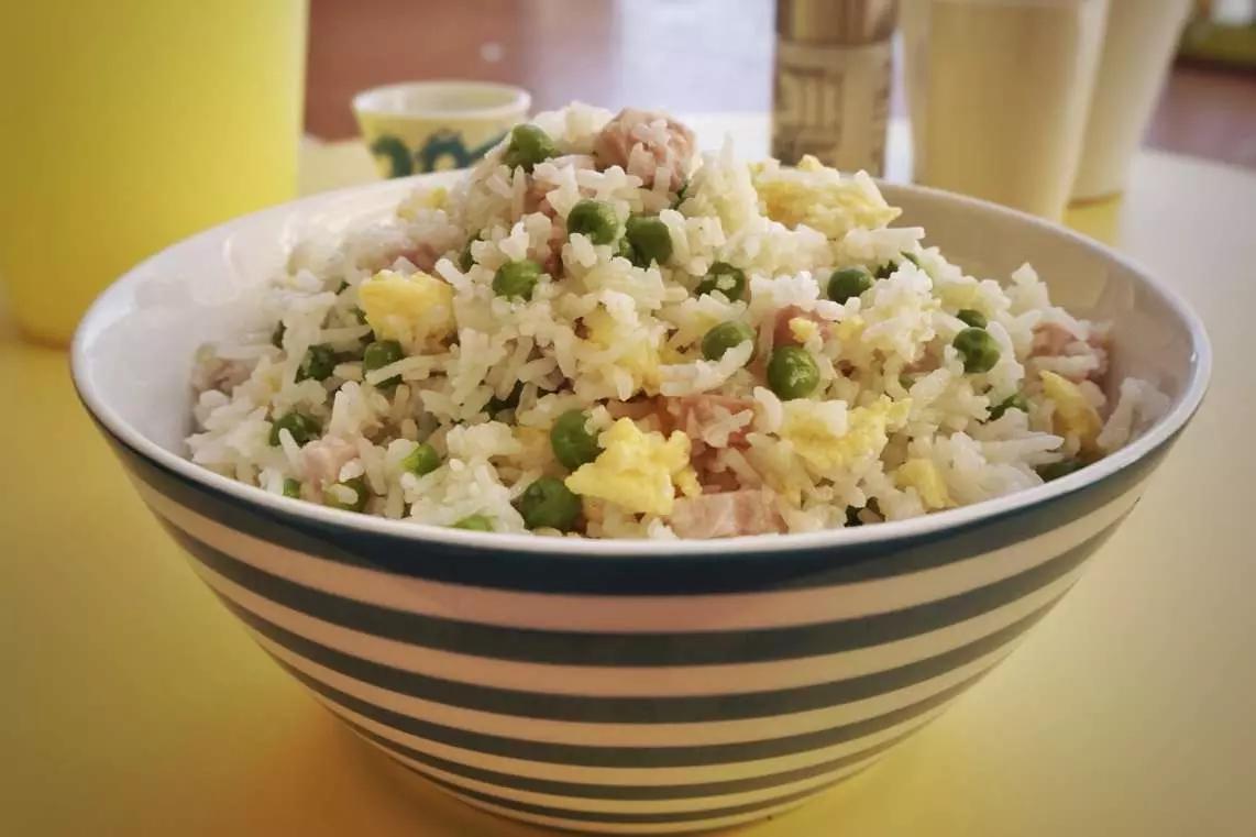 Si tratta del piatto tipico e più semplice da preparare, lo si trova in tutti i ristoranti cinesi del nostro paese.