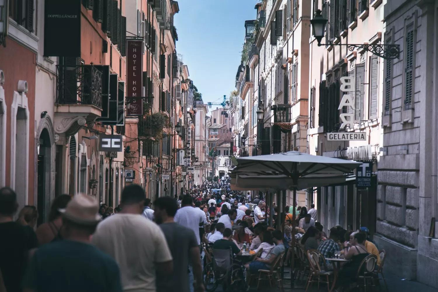 Le strane di Roma sono piene di ristoranti e osterie tipiche!