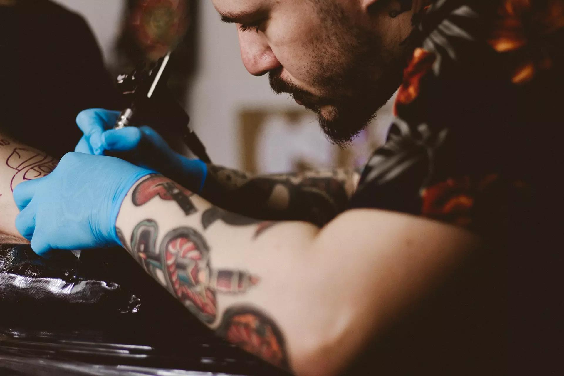 Il Tebori è una delle tecniche tradizionali con cui si realizzano i tatuaggi giapponesi.