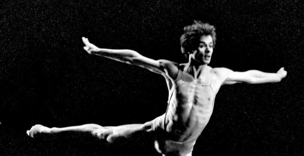 Prima di lui, erano solo le donne a rivestire i ruoli fondamentali nei balli classici.
