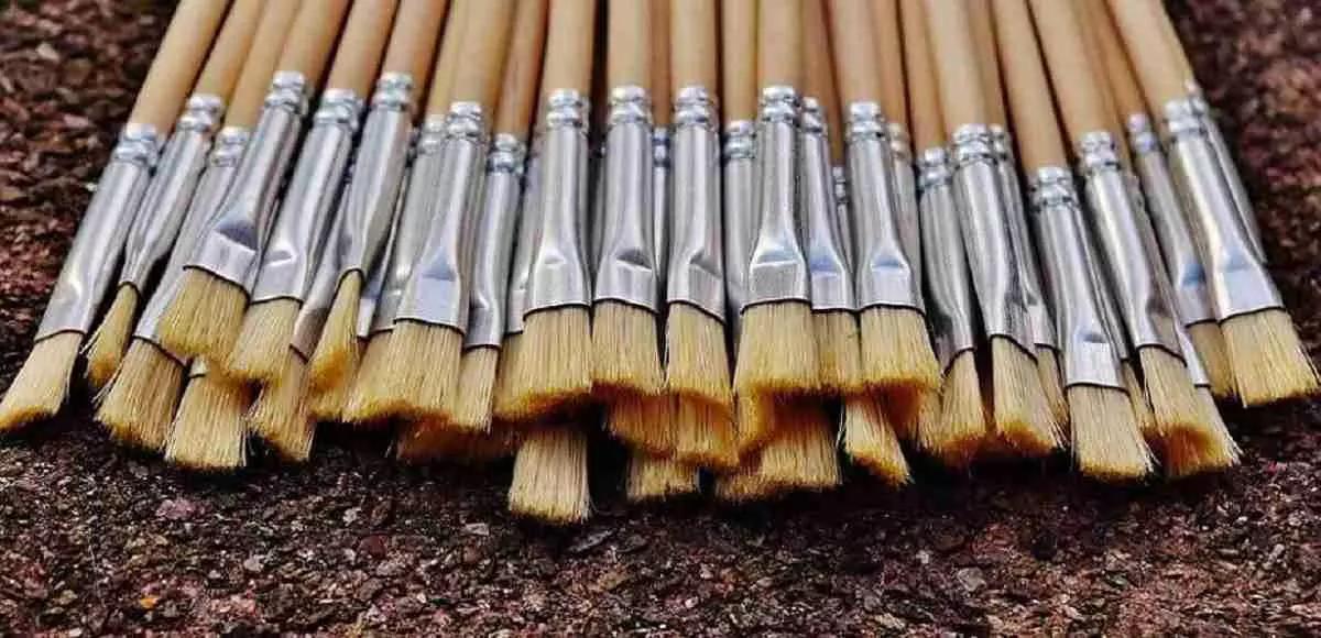 La pratica, unita a consigli di persone più esperte, potrà aiutarti a migliorare la tua tecnica pittorica.