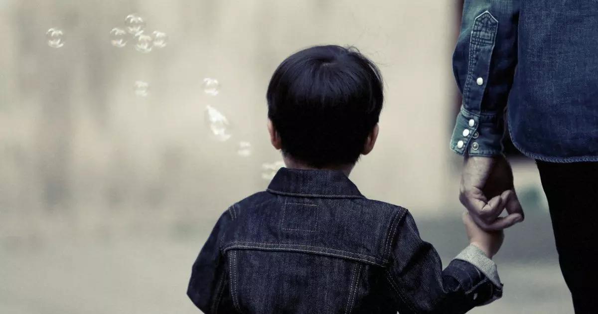 Puoi preparare un corso di arabo per bambini in un modo familiare e divertente partendo dalle attività della vita quotidiana e passando per giochi, libri, viaggi ed eventi in lingua araba.