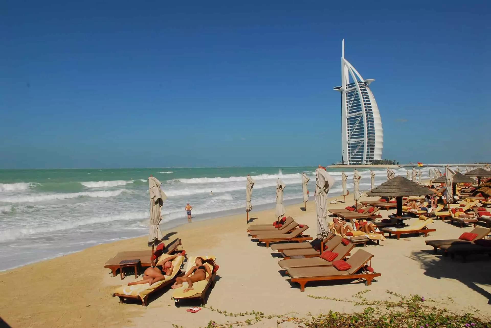 Con delle lezioni di arabo ti puoi preparare per un viaggio di piacere o lavoro nei paesi arabi.