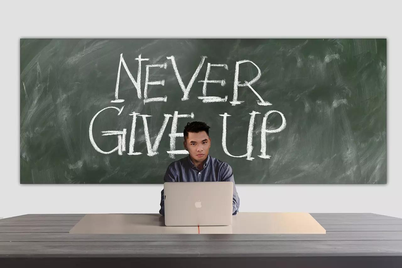 Gli studi richiedono molto lavoro, un grande investimento personale, molto rigore e sacrificio.