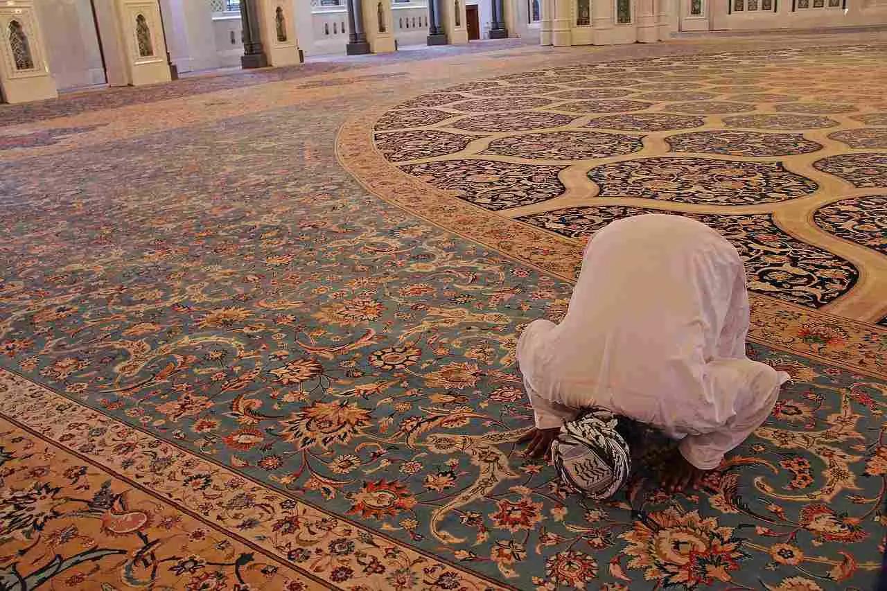Per seguire le tracce del profeta Maometto, recarsi alla Mecca è indispensabile, almeno una volta nella vita.