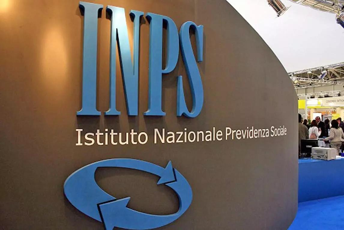 Se prendi lezioni a domicilio puoi farlo in regola iscrivendoti al portale dell'INPS per il lavoro occasionale. 