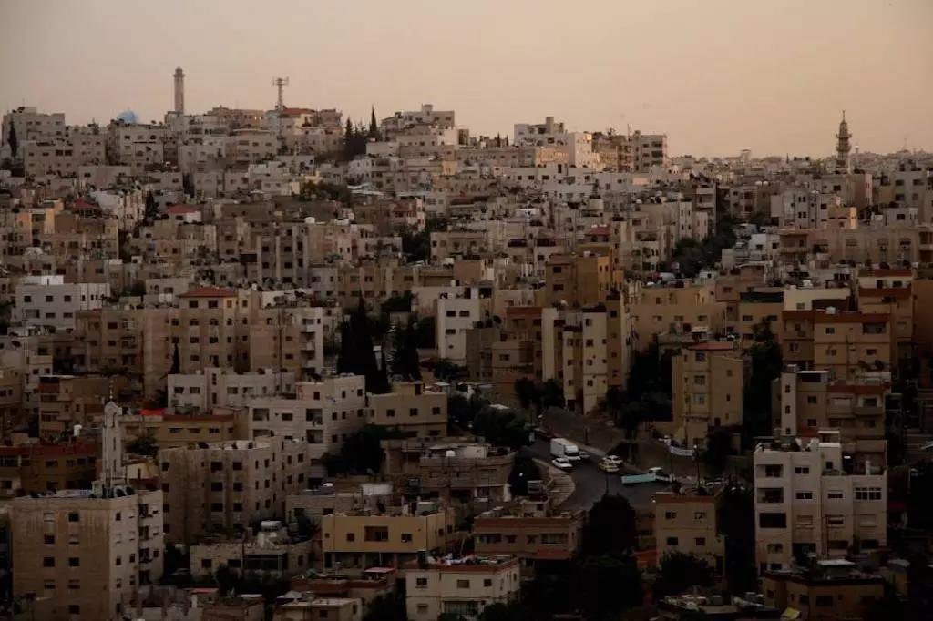 mparare una lingua di sicuro ti fa bene al tuo CV, ma l’arabo è una lingua molto richiesta e rappresenta anche una scelta insolita