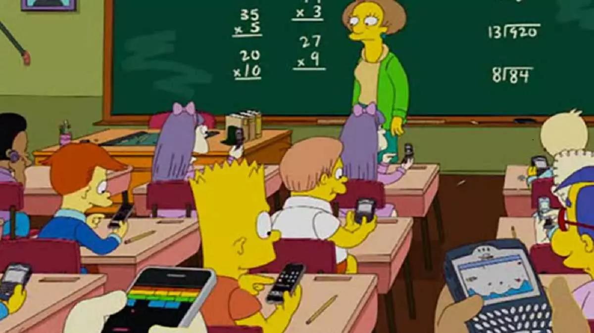 Evita di usare smartpone e tablet mentre il tuo prof spiega la lezione: oltre a farlo arrabbiare, non impari nulla.