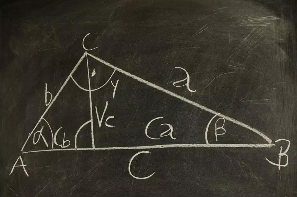 Ci sono molti siti dove trovare ripetizioni di matematica online.