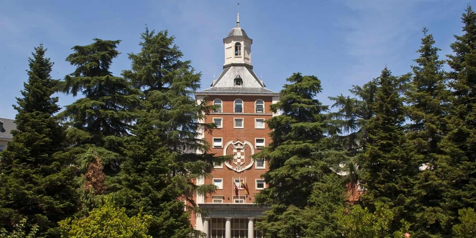 Diverse università italiane hanno accordi con le università in Spagna per un titolo congiunto, di solito un master o laurea specialistica..