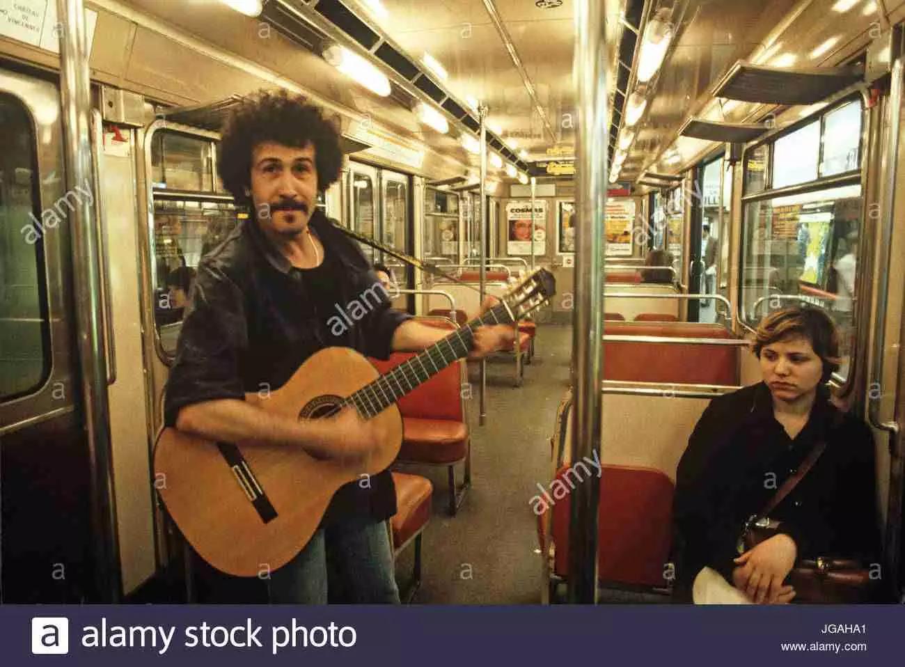 Anche sulla strada, potrebbe essere un buon metodo per mettersi alla prova, davanti ad un pubblico.