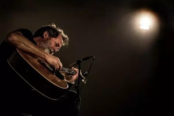 Come imparare a suonare la chitarra da zero