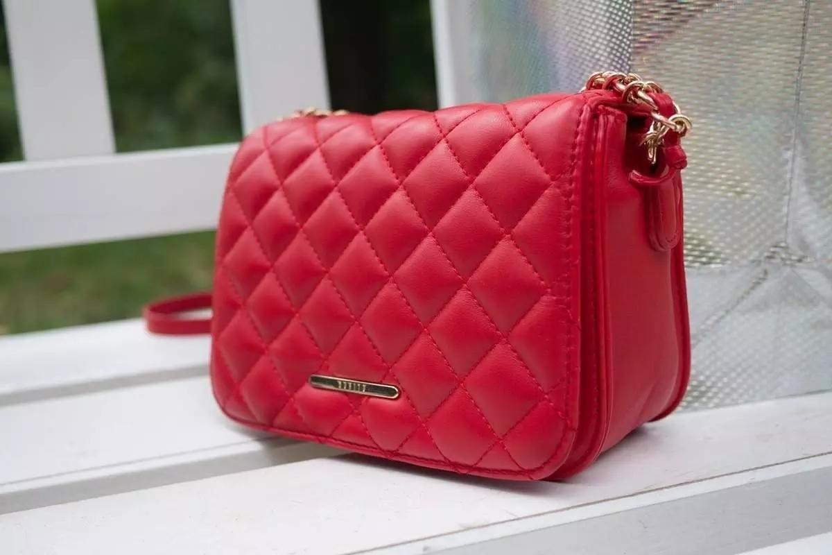 La macchina da cucire perfetta va scelta in base agli accessori e all'abbigliamento che si vorranno realizzare con il suo utilizzo.