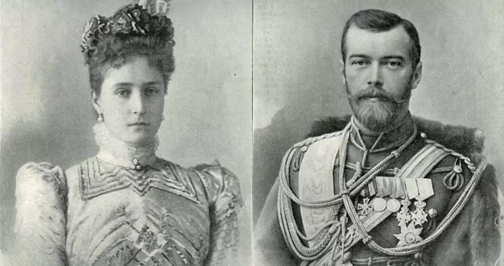 Nicola II, l'ultimo zar russo dell'Impero, e sua moglie, l'imperatrice Alexandra Fedorovna Romanova