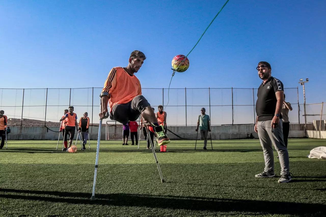 Lo sport permette di migliorare la propria condizione fisica e di socializzare.
