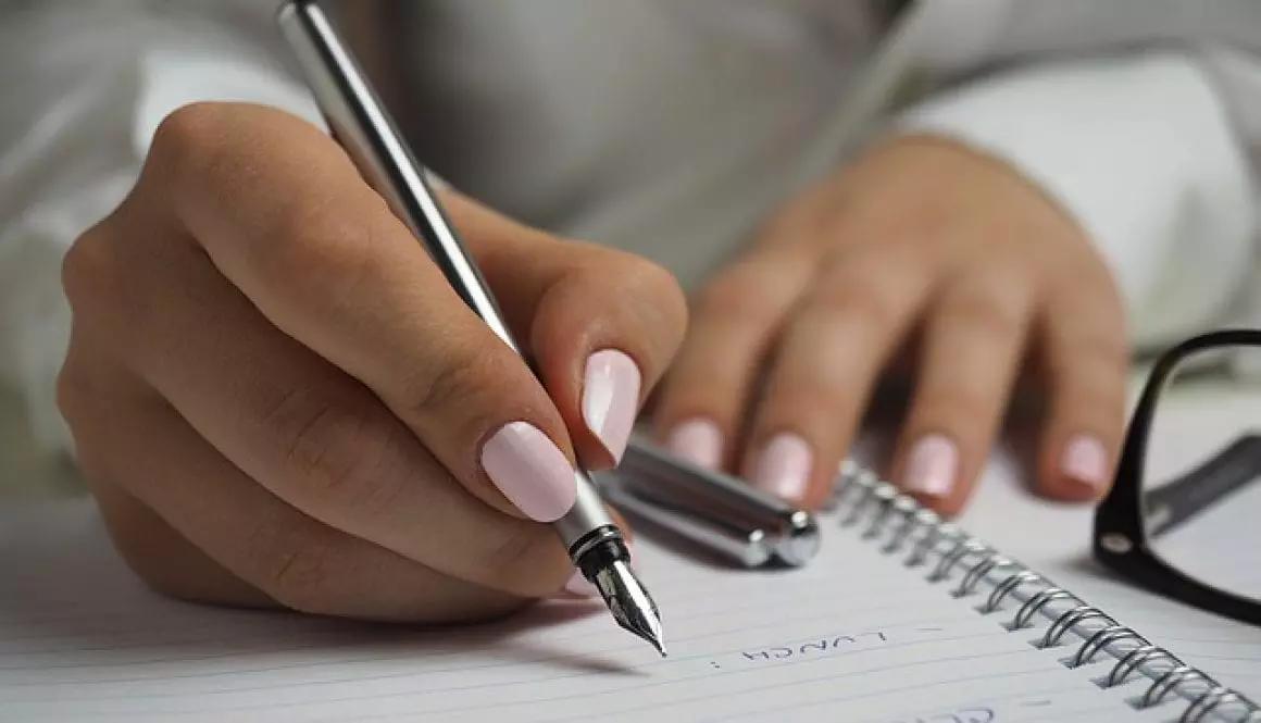 Anche in inglese devi prima capire cosa vuoi scrivere.
