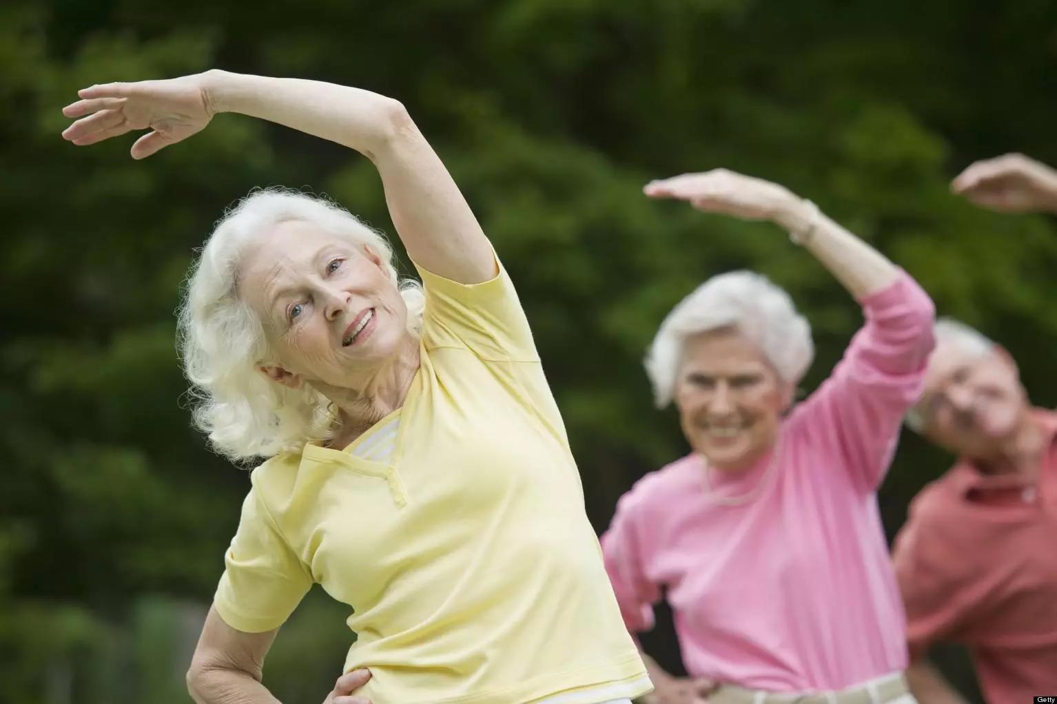 Fare yoga è un buon modo di sviluppare delle attitudini fisiche, anche da anziani!