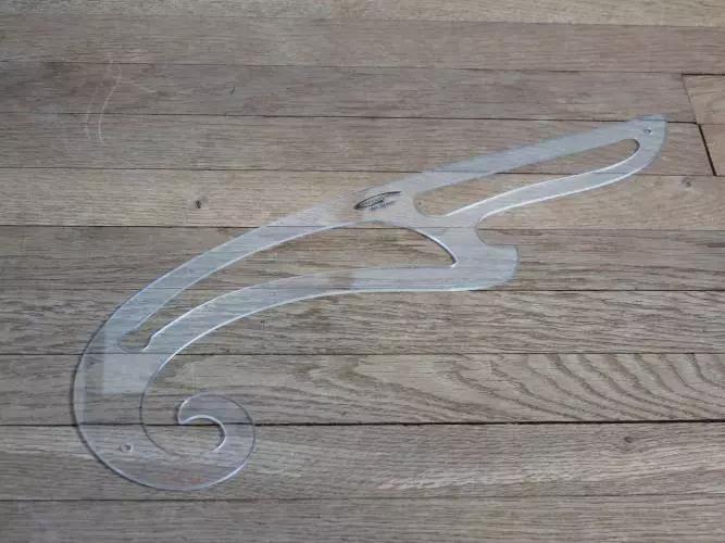 Il curvilineo è uno strumento essenziale per i sarti.