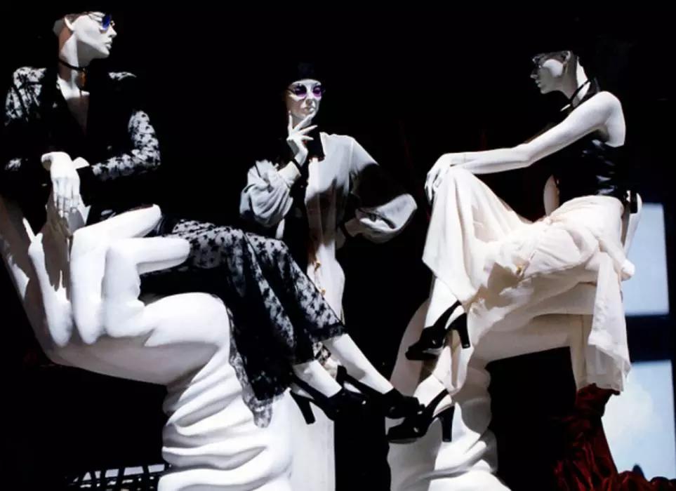 Si può diventare un membro permanente dopo quattro anni.